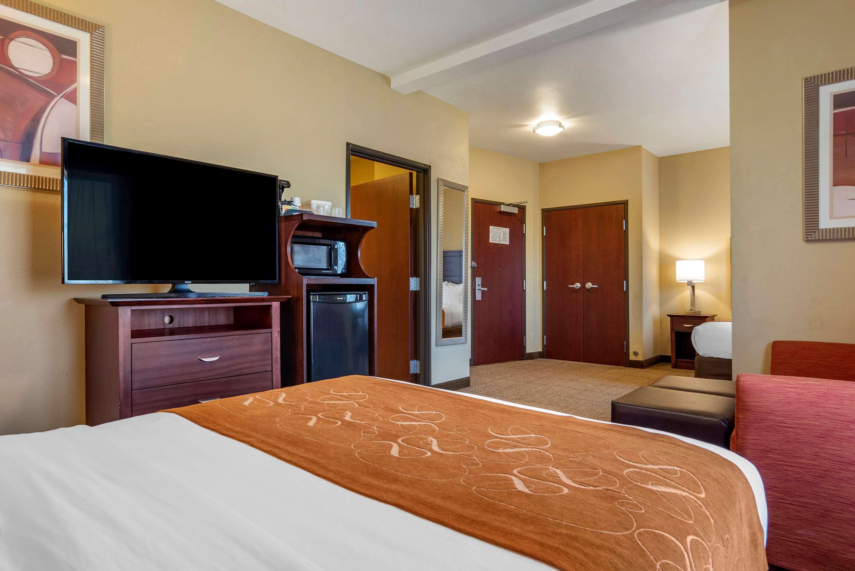 Comfort Suites Airport South Монтгомері Екстер'єр фото