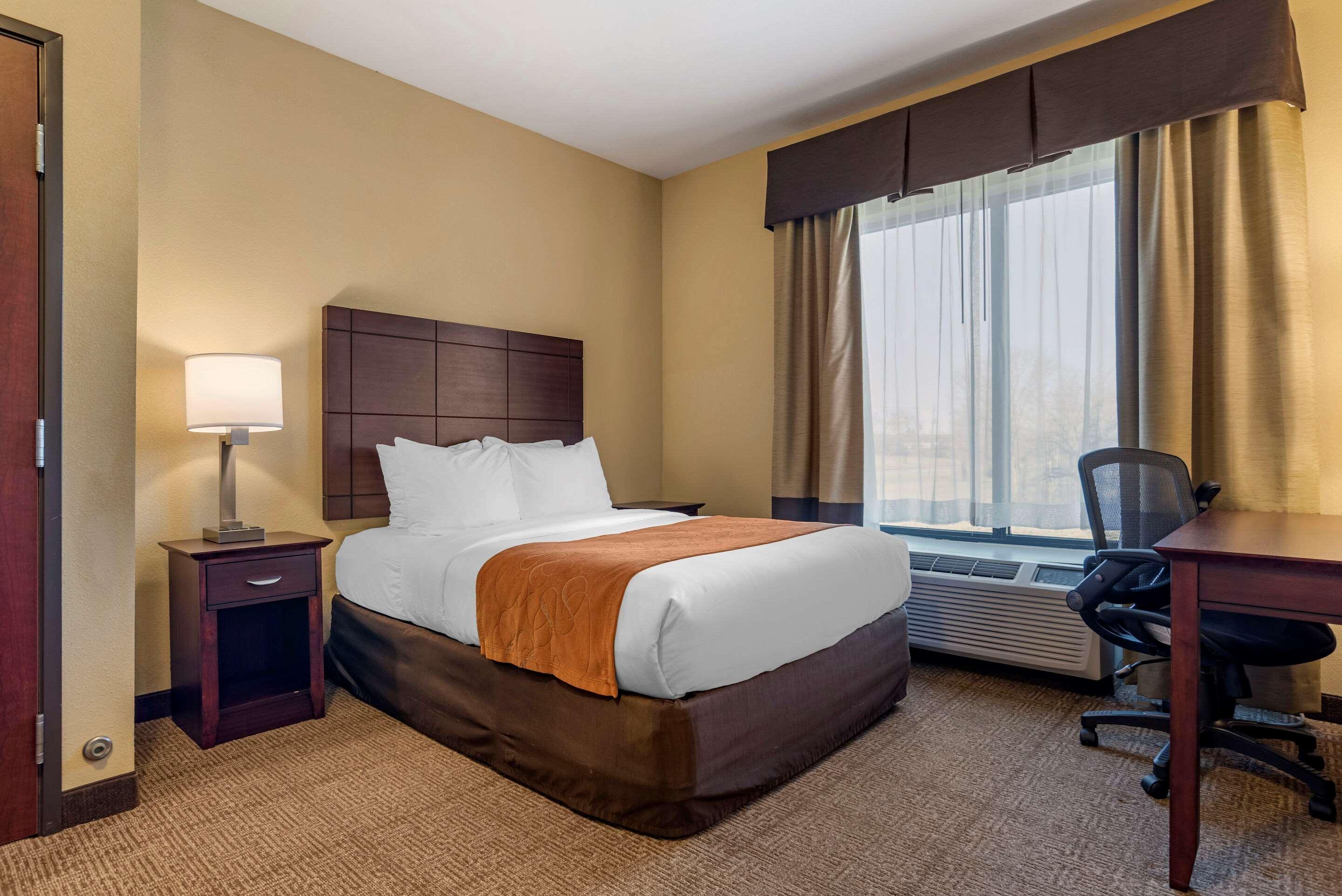 Comfort Suites Airport South Монтгомері Екстер'єр фото