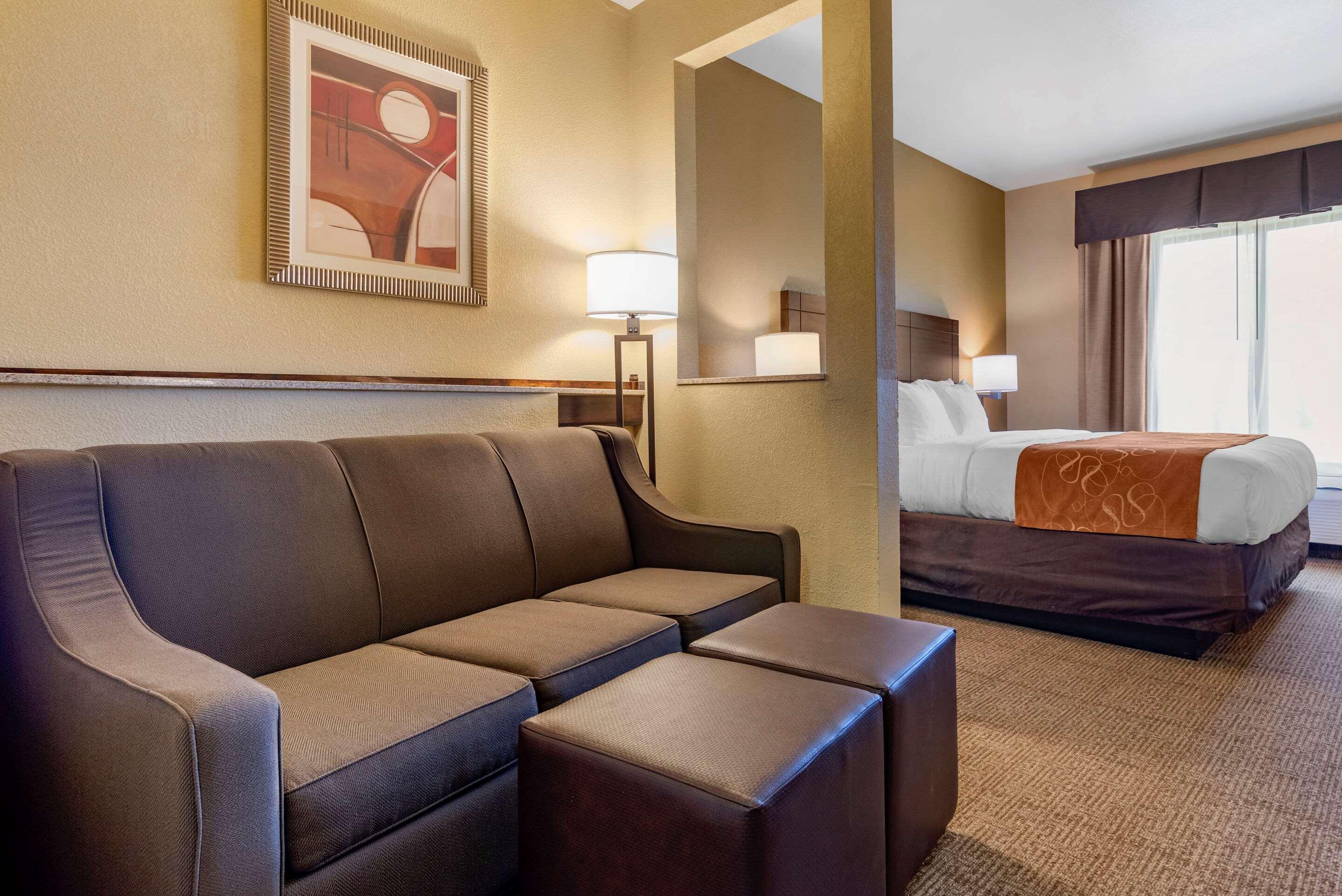 Comfort Suites Airport South Монтгомері Екстер'єр фото