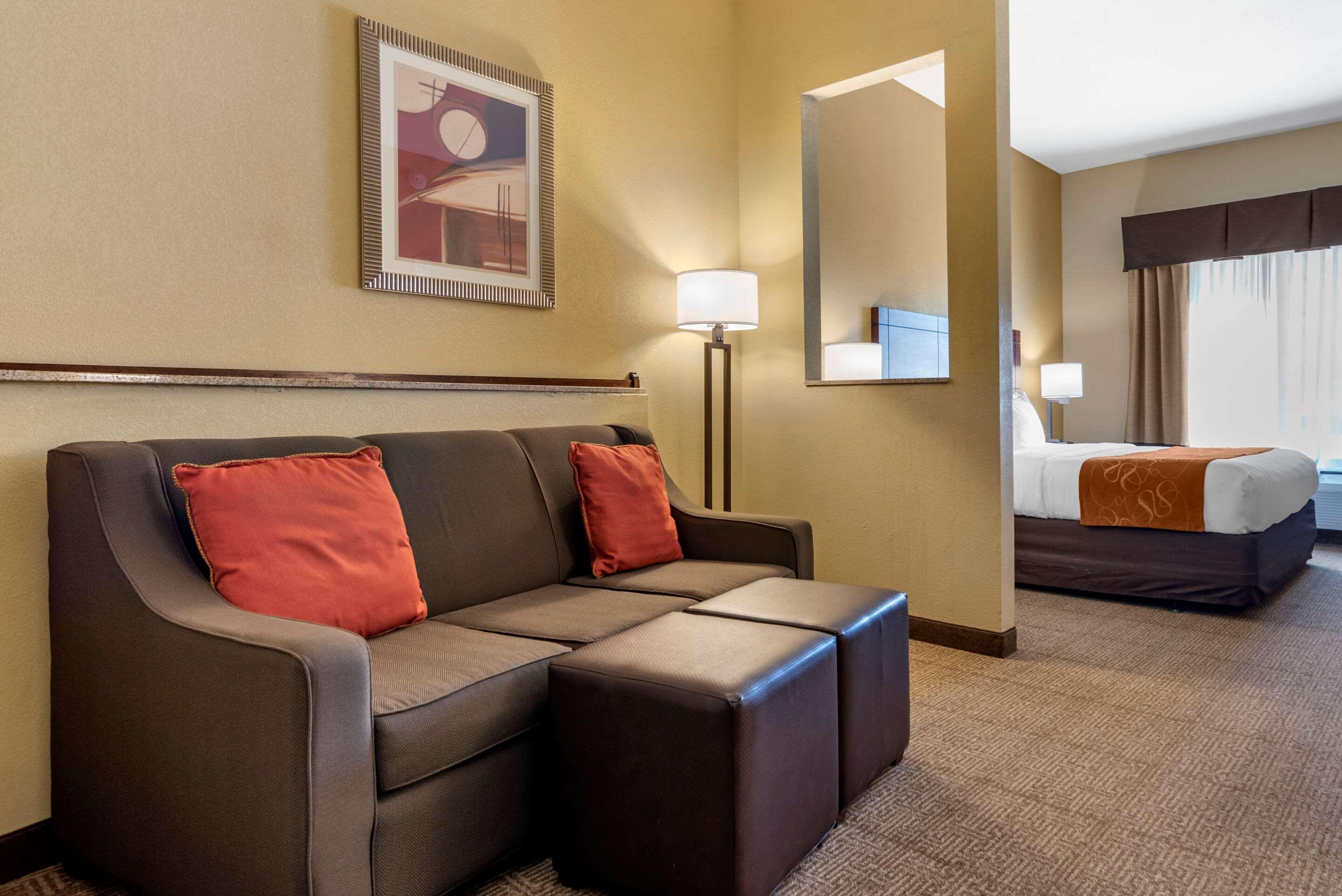 Comfort Suites Airport South Монтгомері Екстер'єр фото