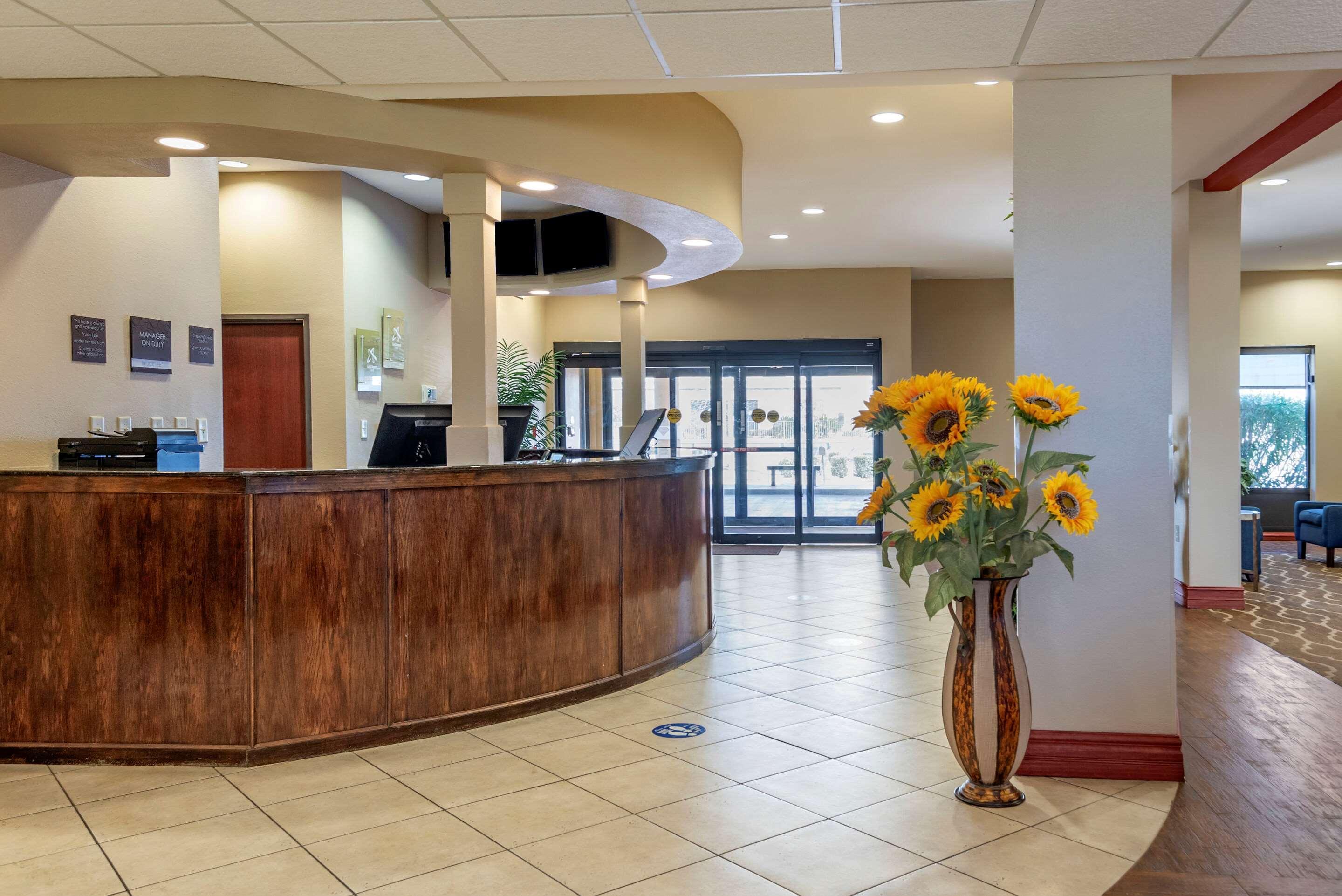 Comfort Suites Airport South Монтгомері Екстер'єр фото