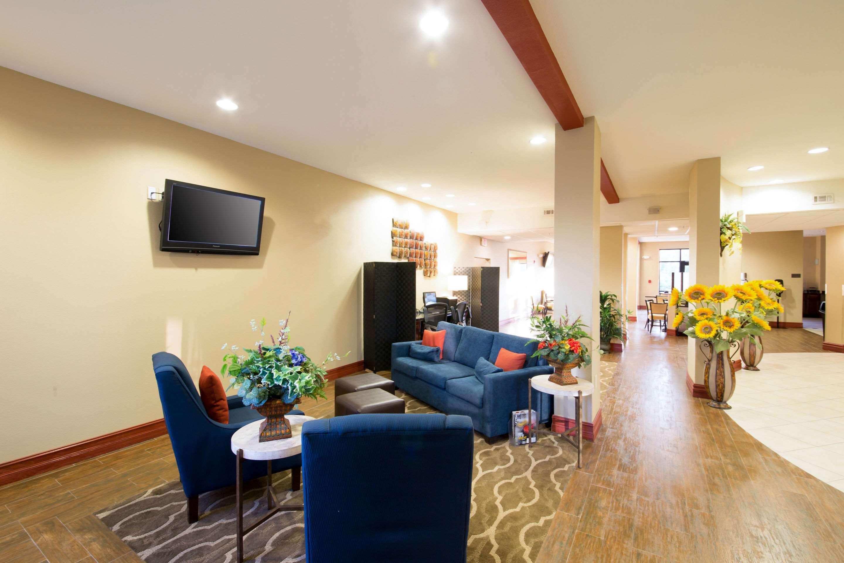 Comfort Suites Airport South Монтгомері Екстер'єр фото