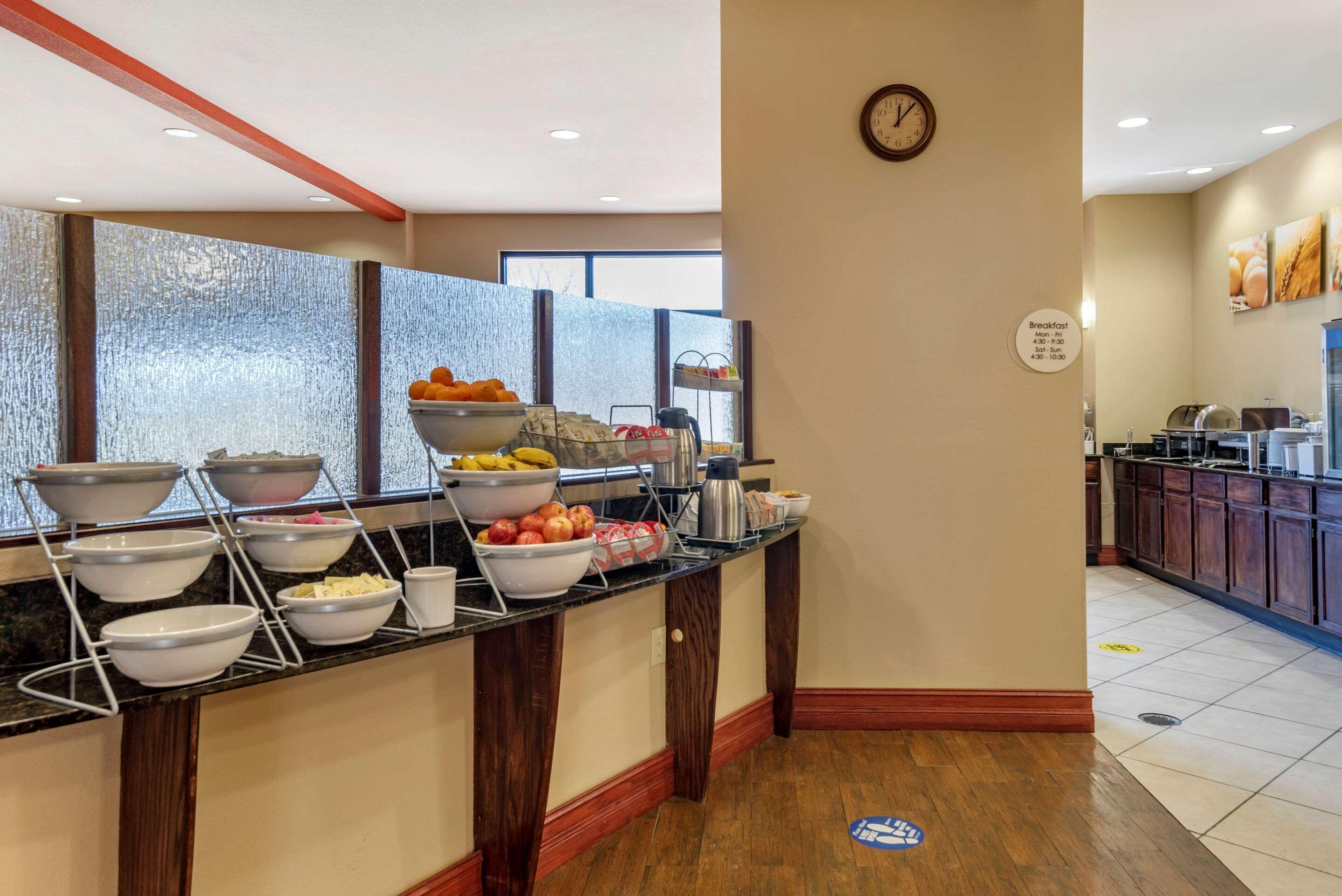 Comfort Suites Airport South Монтгомері Екстер'єр фото