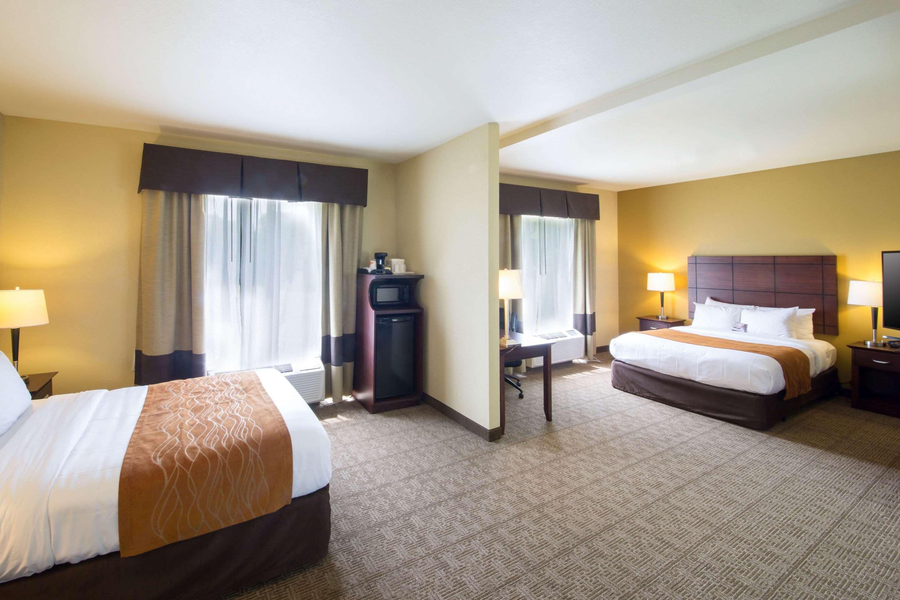 Comfort Suites Airport South Монтгомері Екстер'єр фото