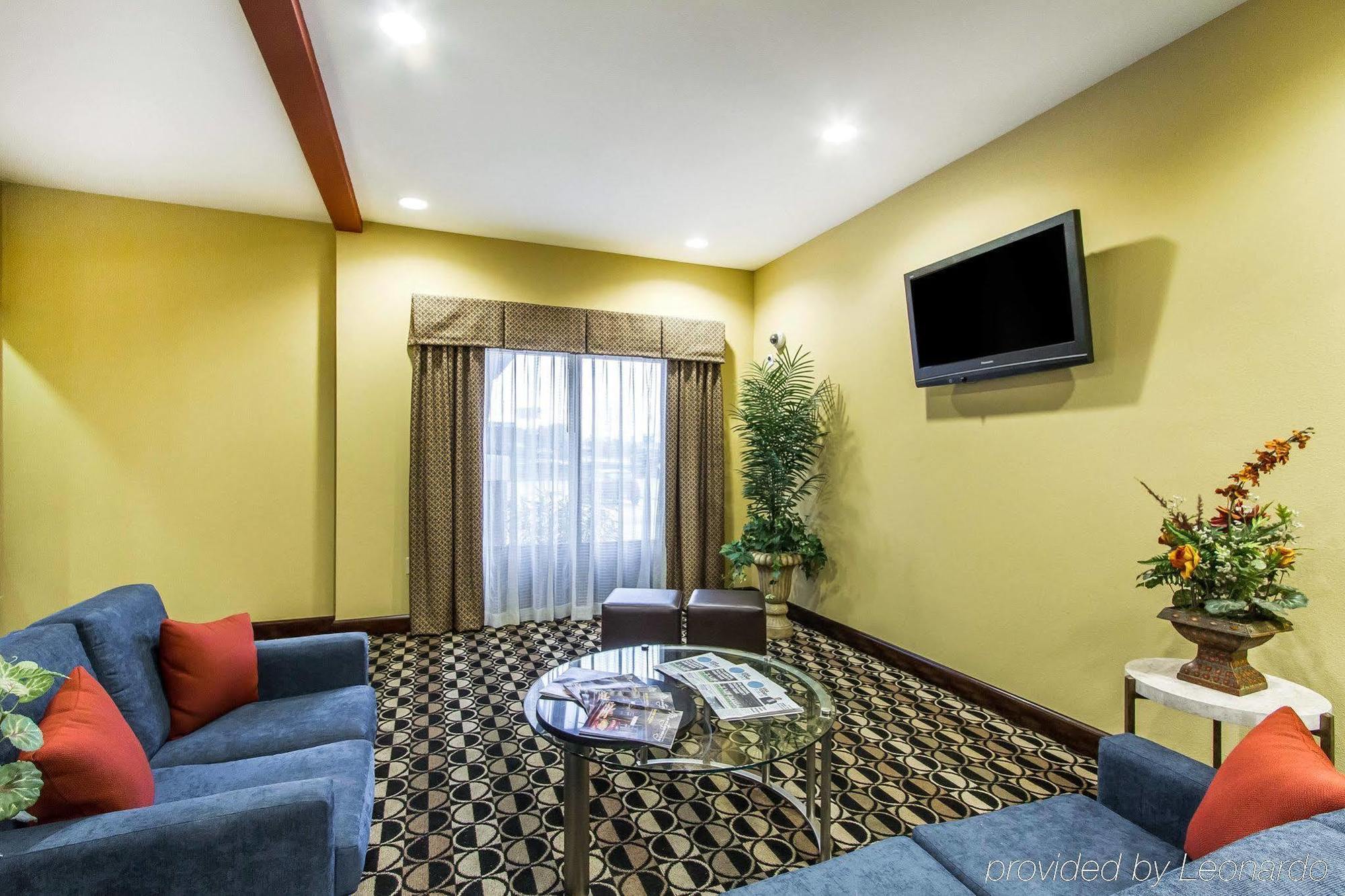 Comfort Suites Airport South Монтгомері Екстер'єр фото