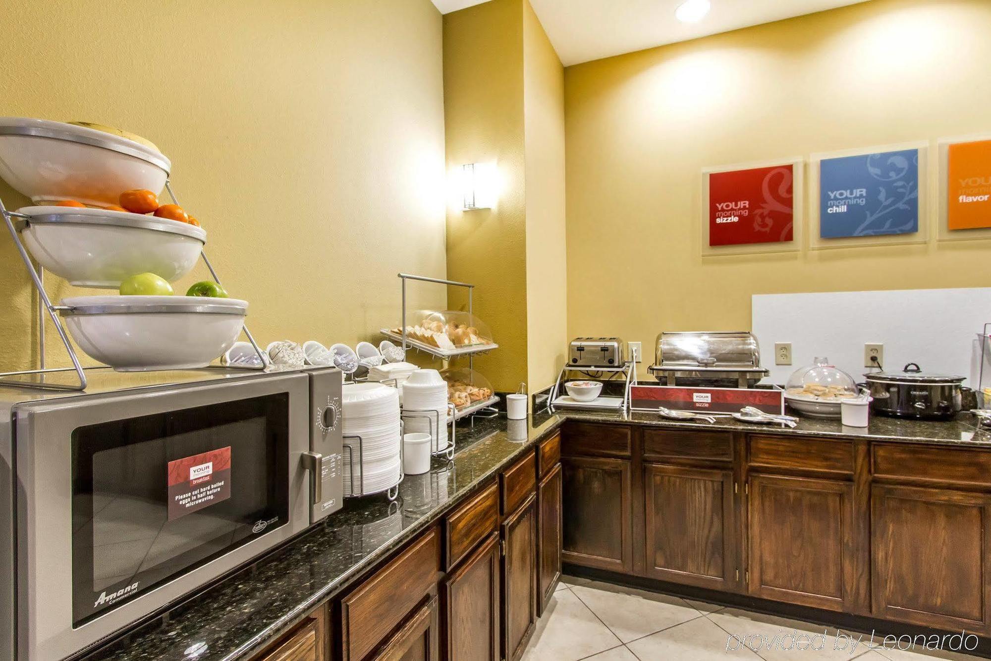 Comfort Suites Airport South Монтгомері Екстер'єр фото