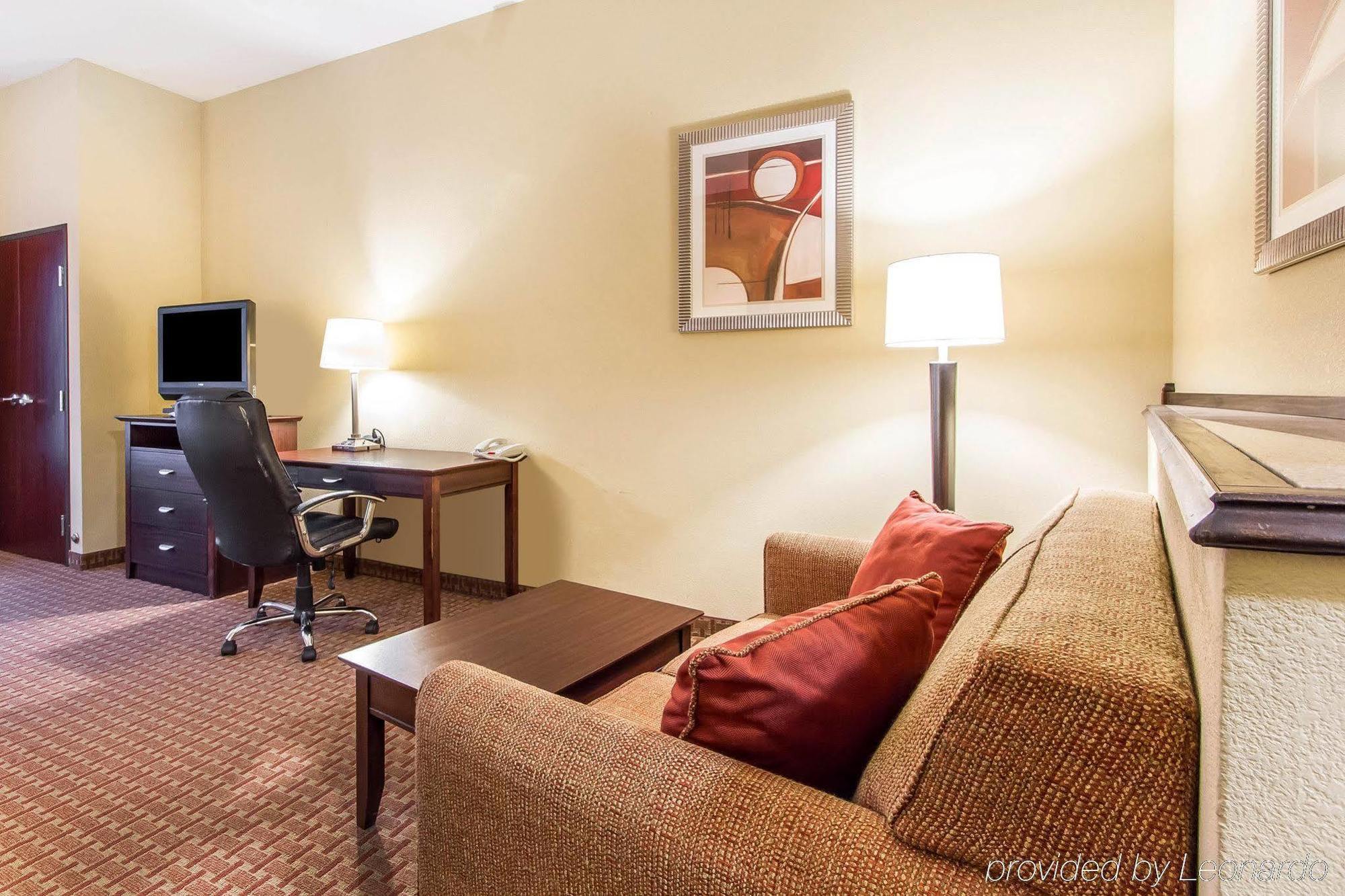 Comfort Suites Airport South Монтгомері Екстер'єр фото