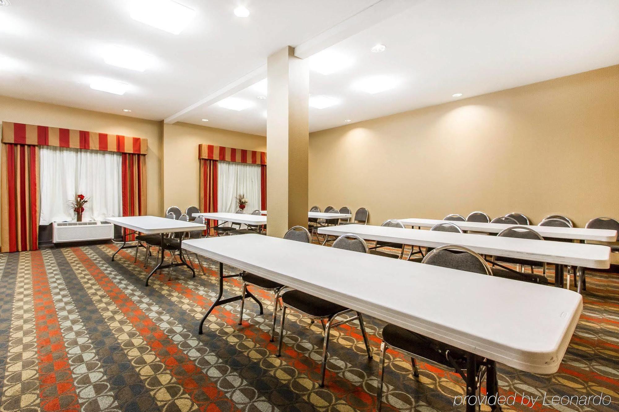 Comfort Suites Airport South Монтгомері Екстер'єр фото